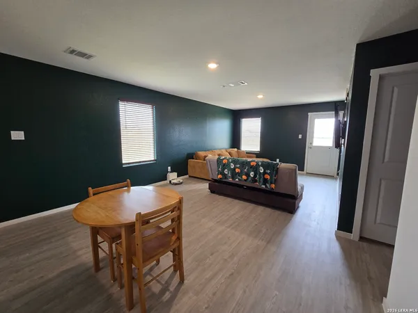 $1,750 | 11602 Dog Rose, Converse, TX 78109