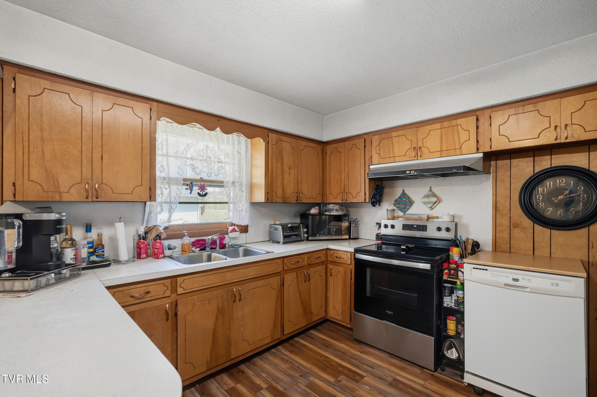 805 Rock Creek Road Erwin, TN 37650 - Photo 11 of 29 10_805 rock creek rd-13