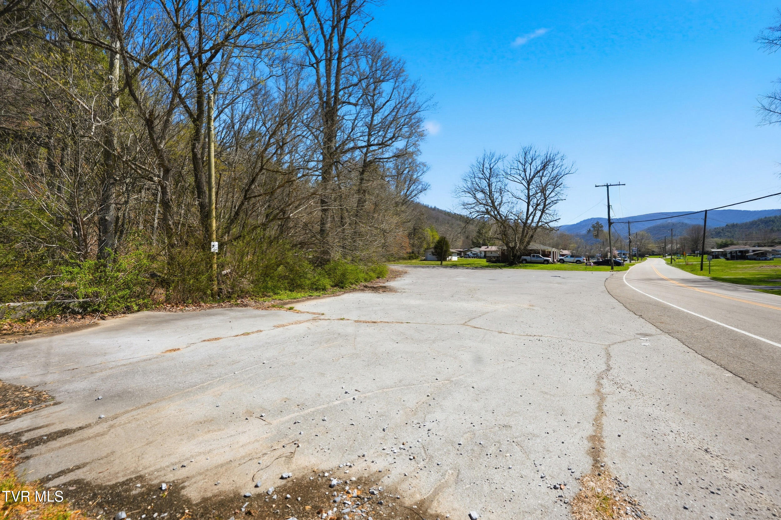 805 Rock Creek Road Erwin, TN 37650 - Photo 27 of 29 25_805 rock creek rd-9