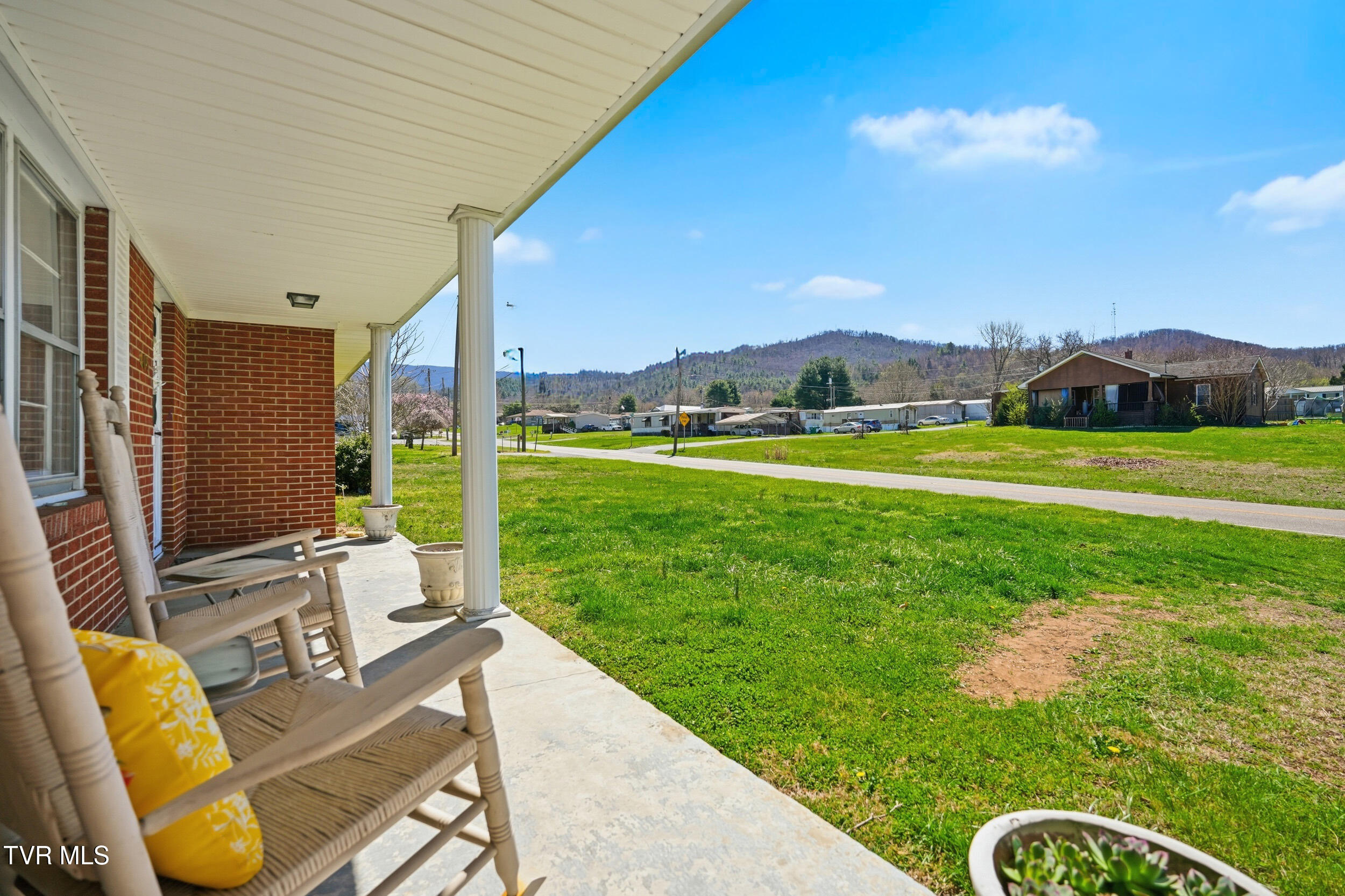 805 Rock Creek Road Erwin, TN 37650 - Photo 5 of 29 4_805 rock creek rd-6