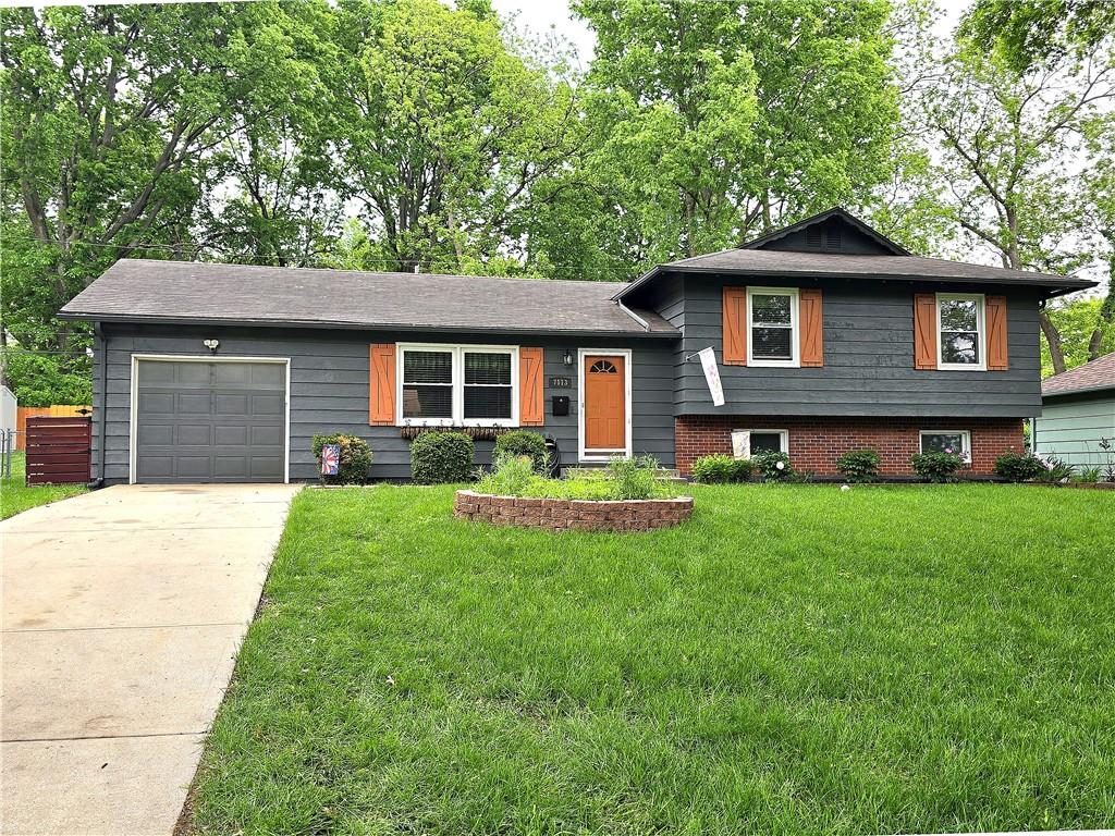 7113 Slater Street Merriam, KS 66204 - Photo 2 of 46
