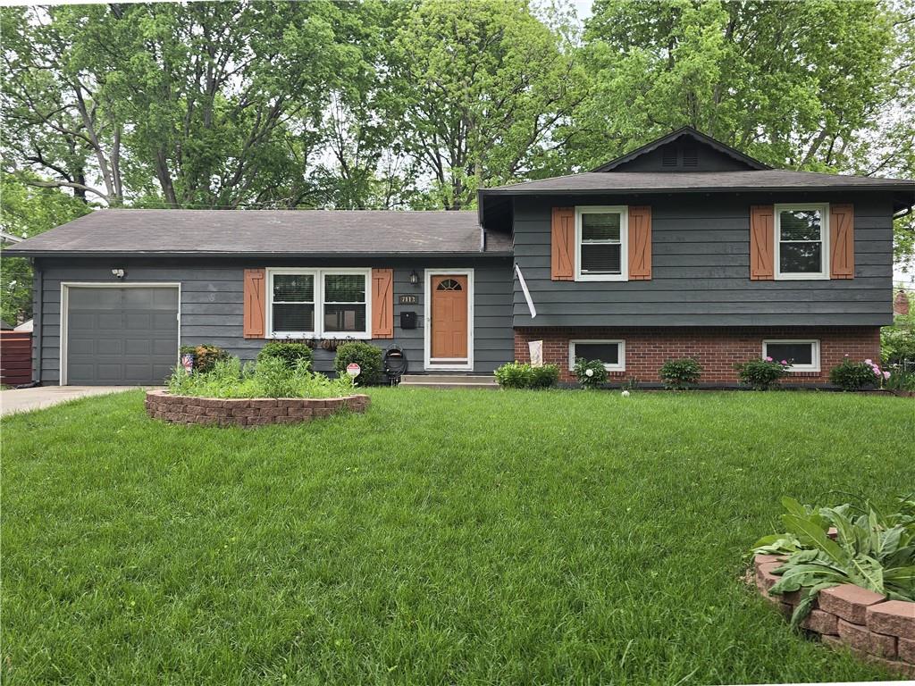 7113 Slater Street Merriam, KS 66204 - Photo 3 of 46