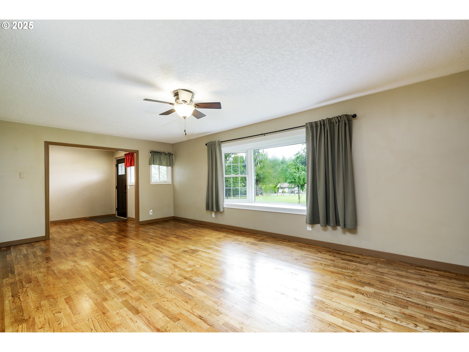 20377 South Beavercreek Road Oregon City, OR 97045 - Photo 4 of 48 Gallery Image 4