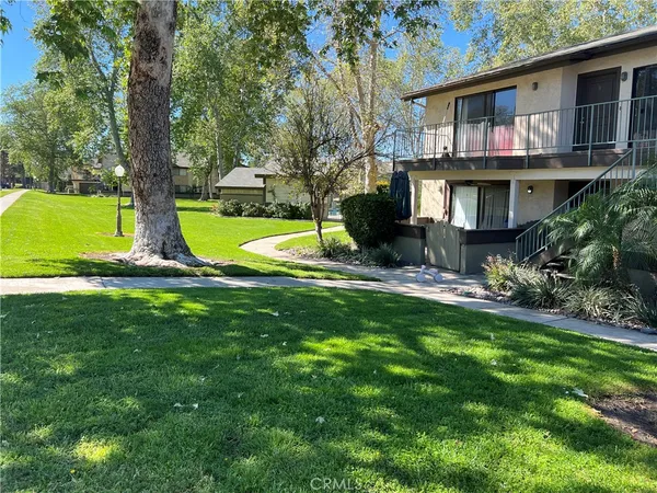 $2,400 | 1229 Edwards Street, Unit 38, Redlands, CA 92374