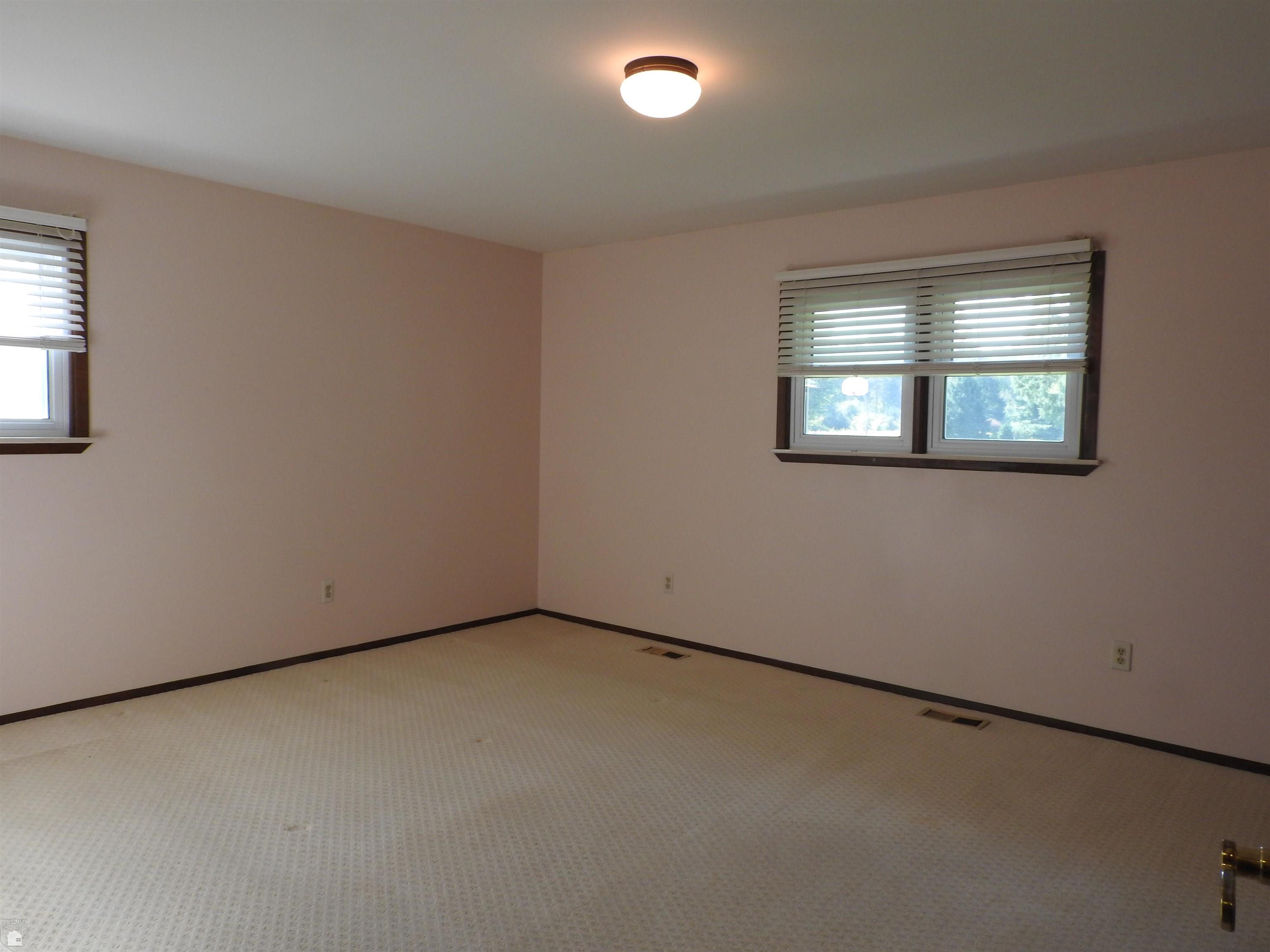 7353 Trumble Road St. Clair, MI 48079 - Photo 18 of 23 50154060-b62c71bc-7493-4349-a4a6-ef27c3de18cd.JPG