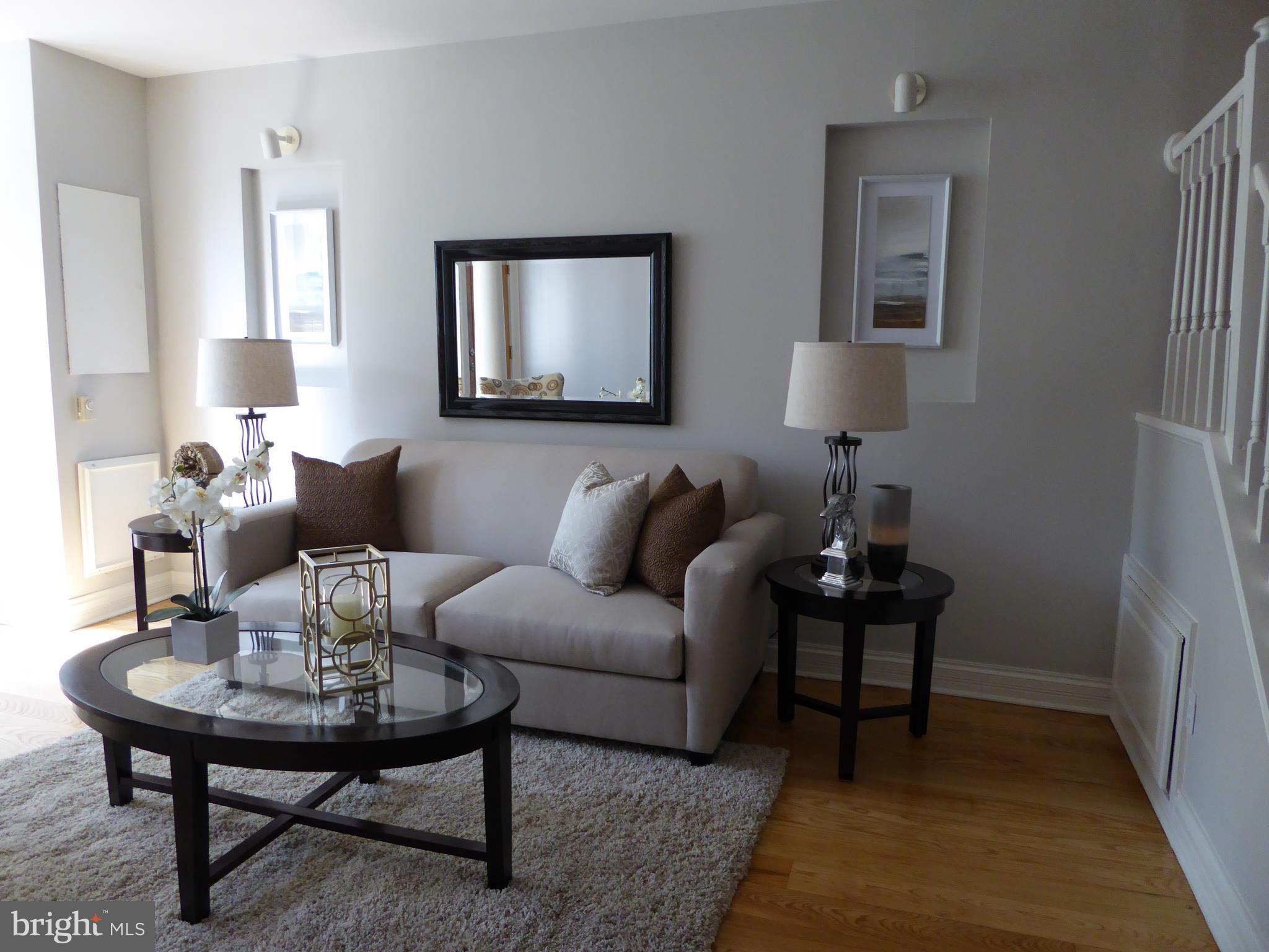 508 F Street Northeast Washington, DC 20002 - Photo 4 of 26 Living Room
