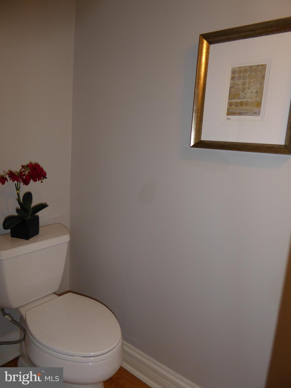 508 F Street Northeast Washington, DC 20002 - Photo 9 of 26 Bath