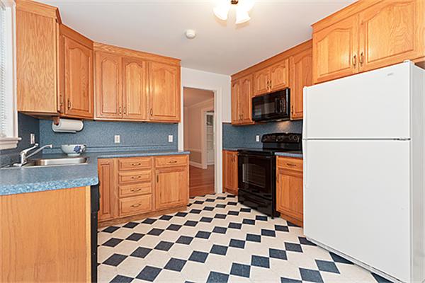 32 Foster Road, Unit 1 Belmont, MA 02478 - Photo 8 of 26 Gallery Image 8