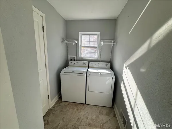 $289,900 | 1505 Rosewood Drive, Jefferson City, MO 65101