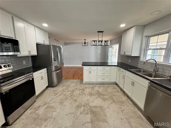 $289,900 | 1505 Rosewood Drive, Jefferson City, MO 65101