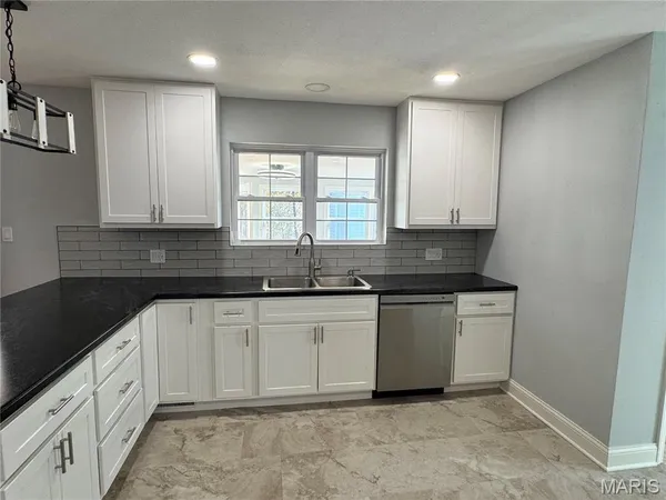 $289,900 | 1505 Rosewood Drive, Jefferson City, MO 65101