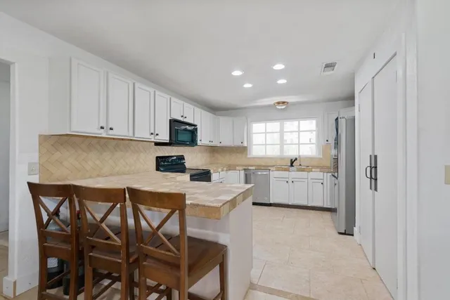 $1,995 | 670 Woodland Acres Drive, Marble Falls, TX 78654