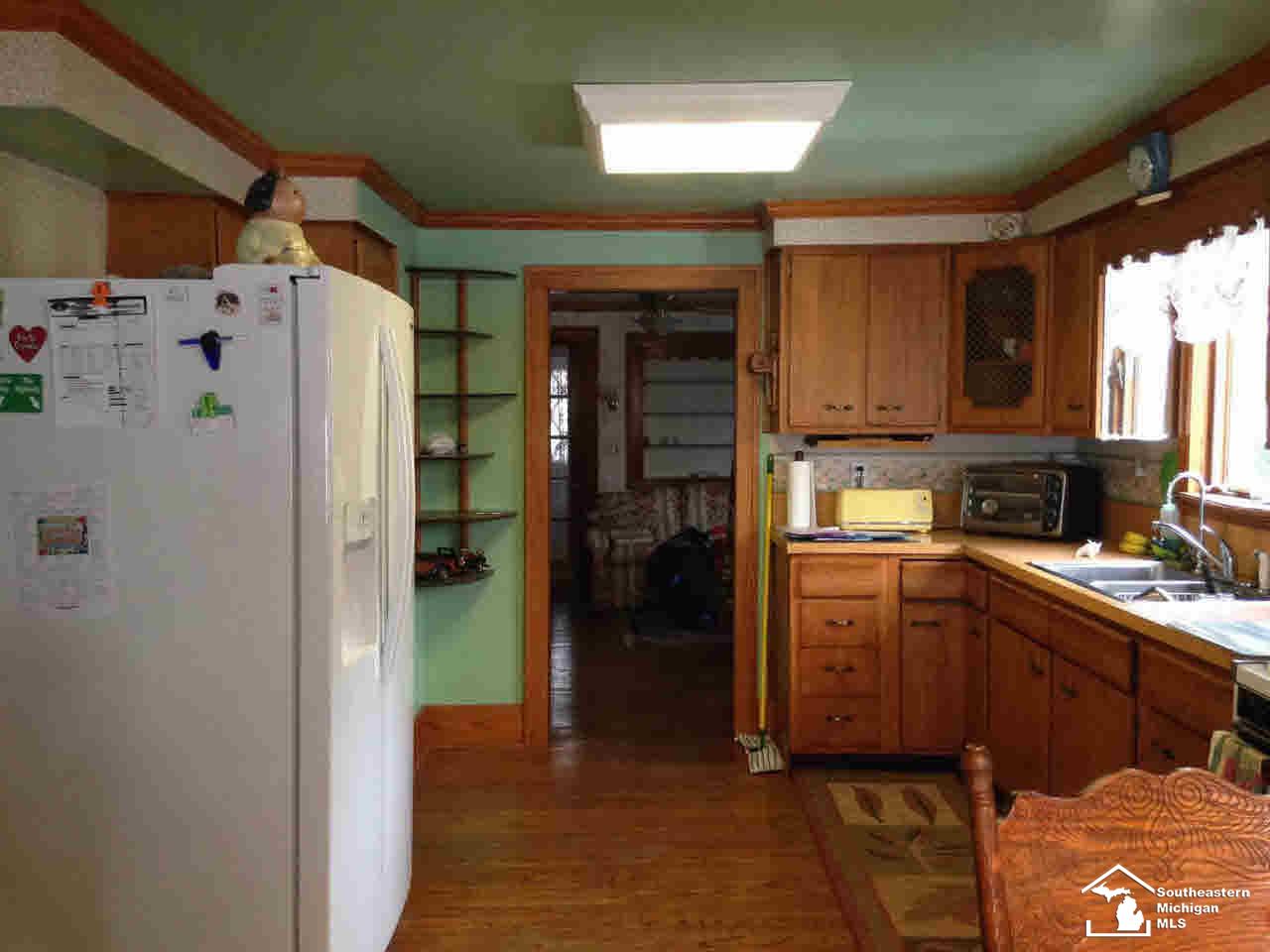 10716 Exeter Road Carleton, MI 48117 - Photo 9 of 25 Kitchen