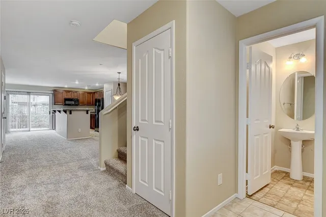 $1,900 | 1167 Paradise River Road, Henderson, NV 89002