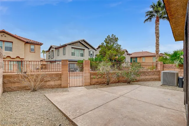 $1,900 | 1167 Paradise River Road, Henderson, NV 89002