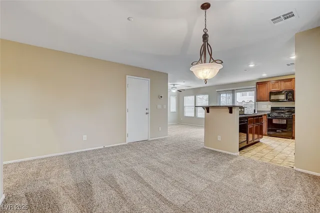 $1,900 | 1167 Paradise River Road, Henderson, NV 89002