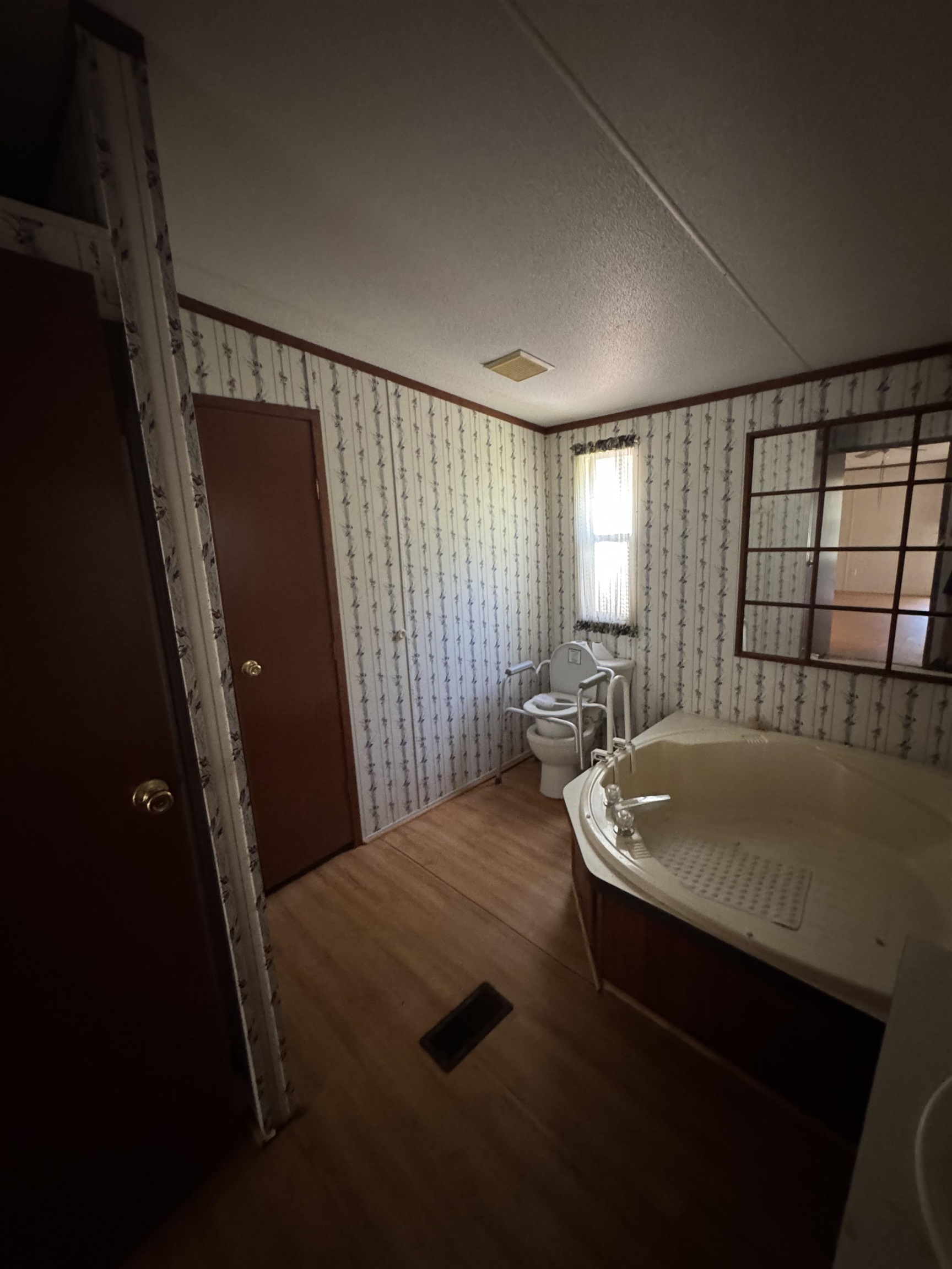 10074 Blue Waters Road Tallahassee, FL 32305 - Photo 2 of 17