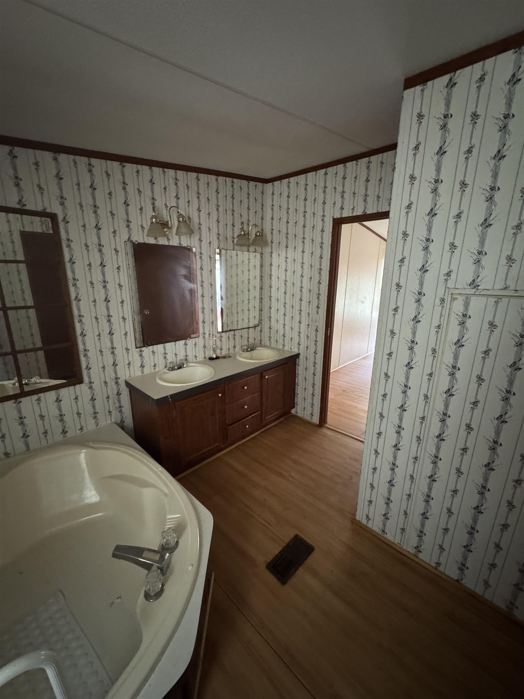 10074 Blue Waters Road Tallahassee, FL 32305 - Photo 3 of 17