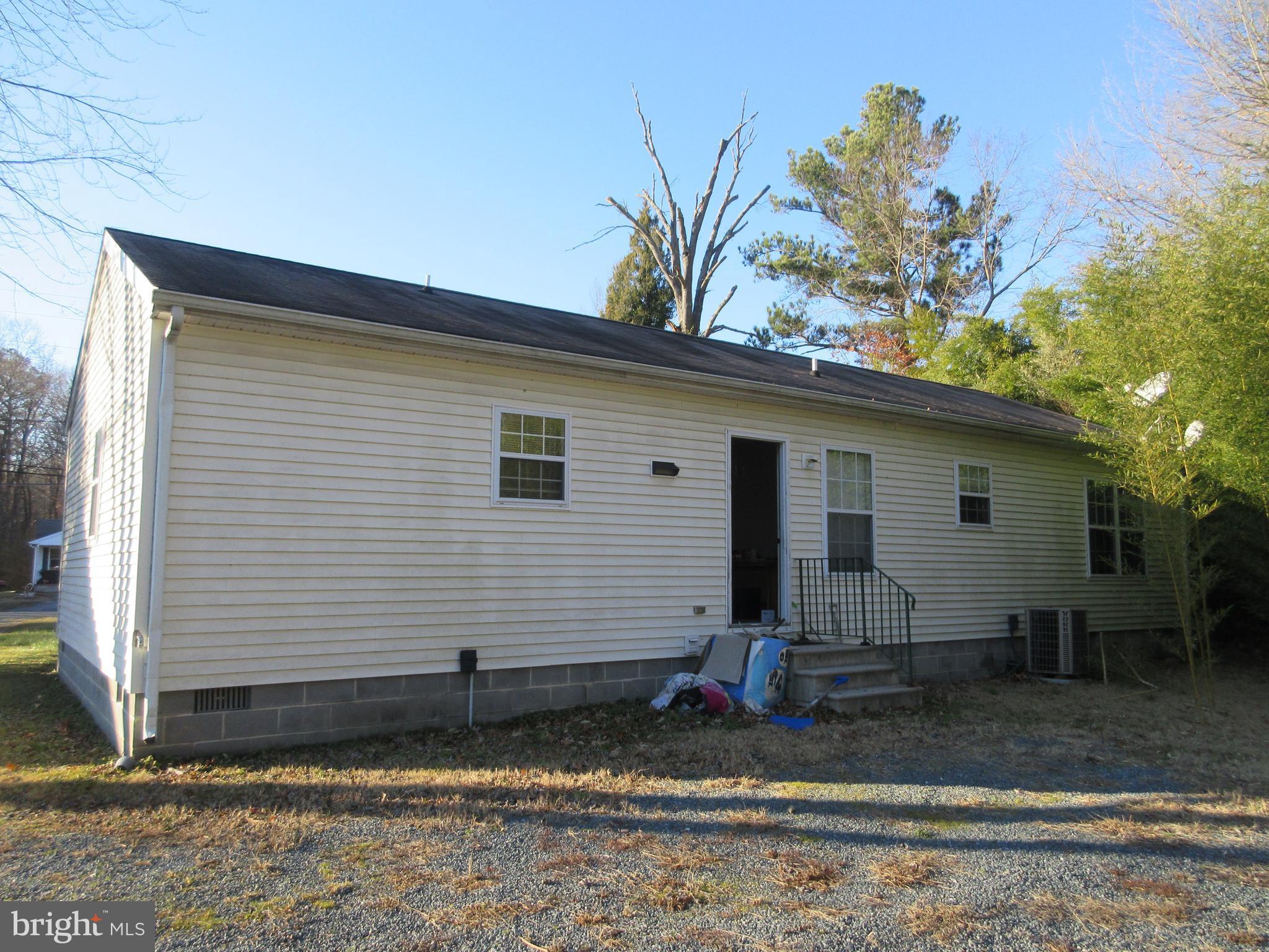 Exterior (Rear)
