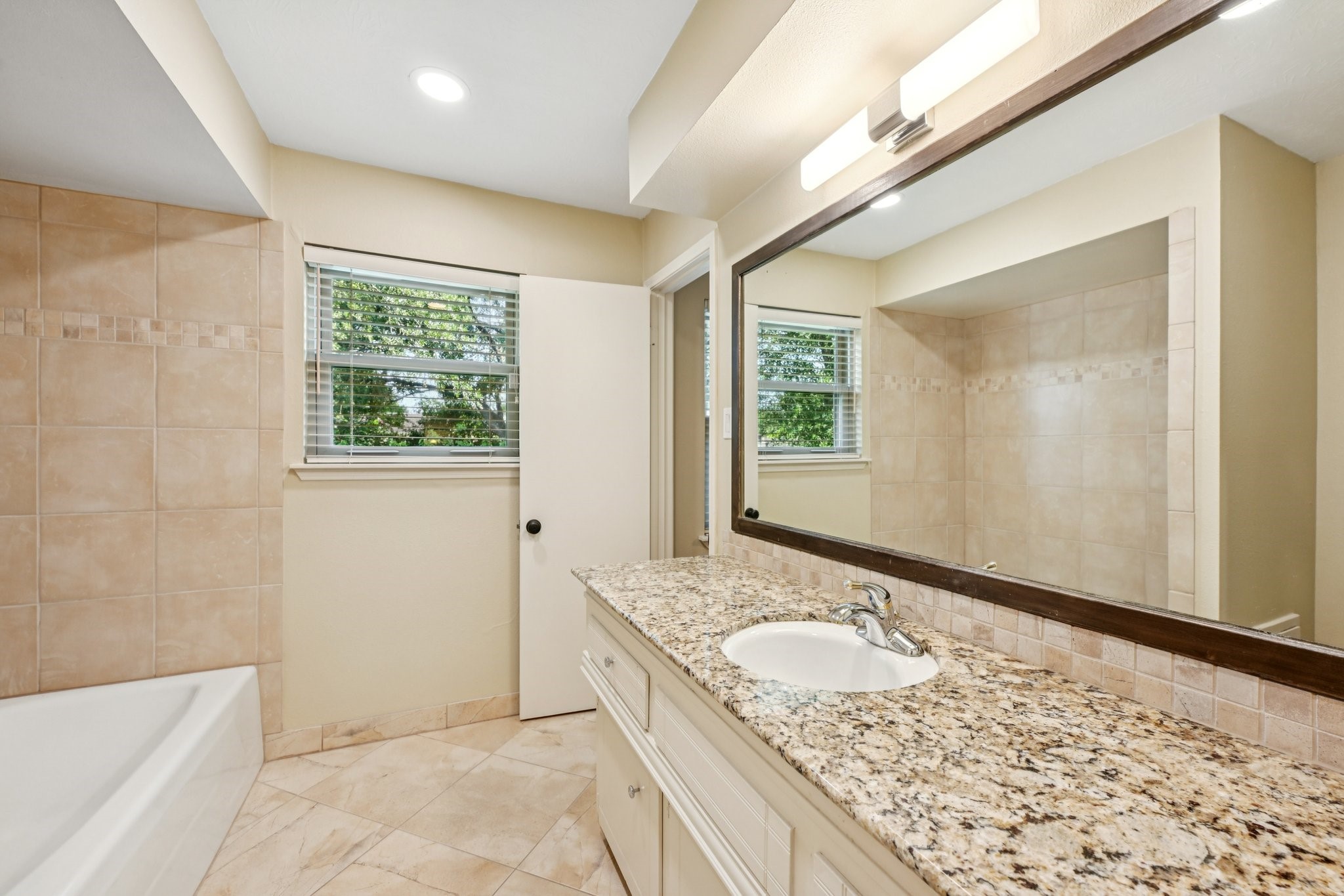 11003 Overbrook Lane Houston, TX 77042 - Photo 31 of 41