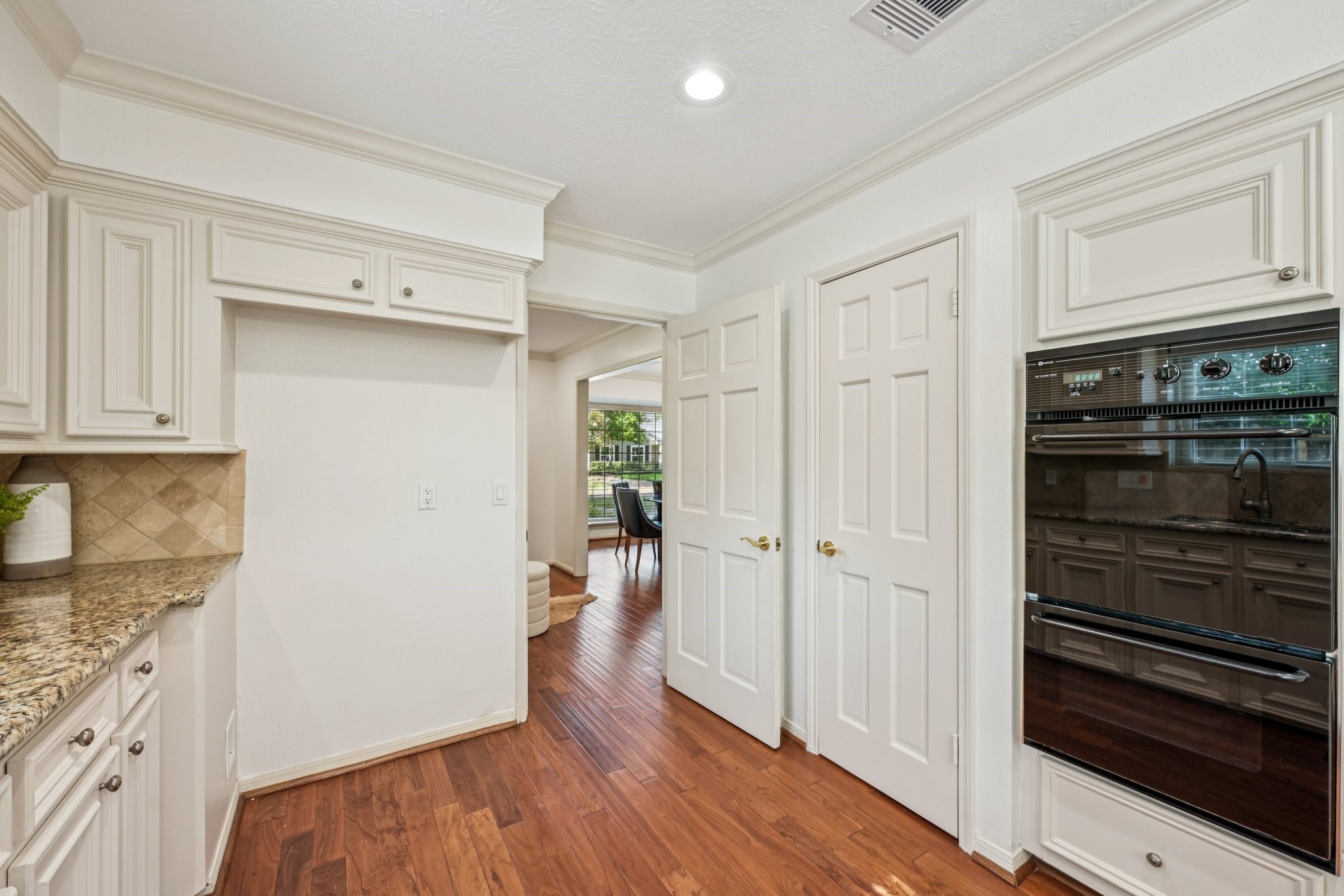 11003 Overbrook Lane Houston, TX 77042 - Photo 10 of 41