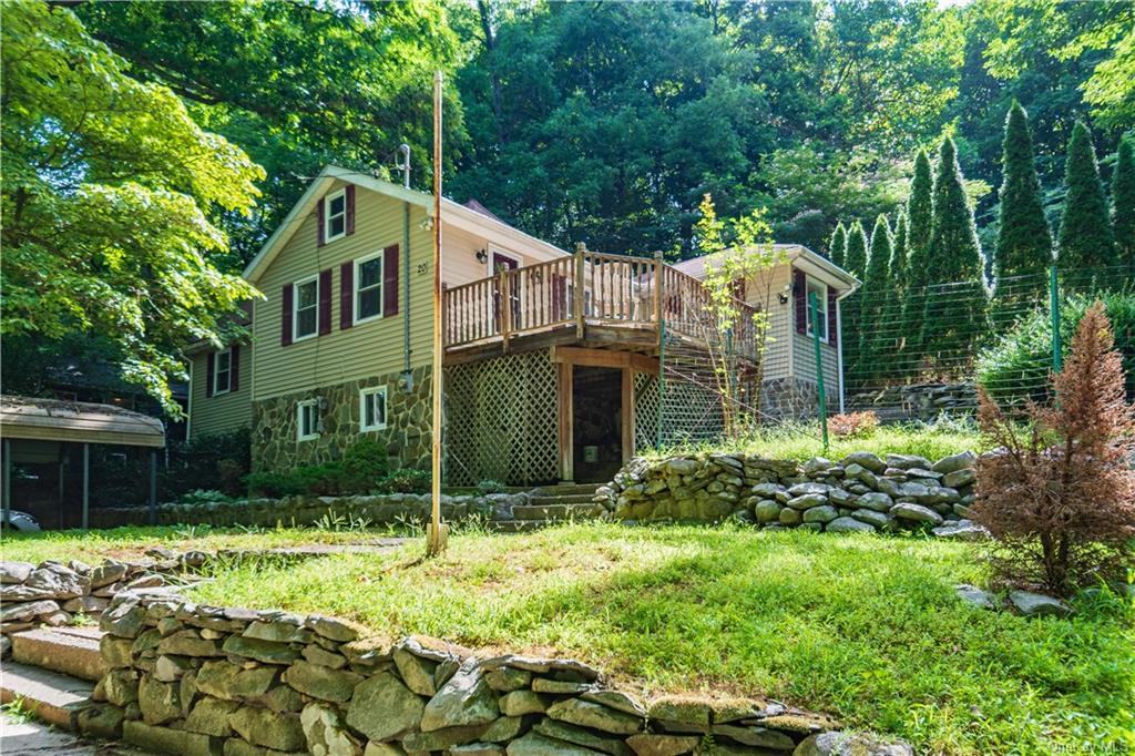 20 Paradise Hill, Highland Mills, NY 10930 Compass