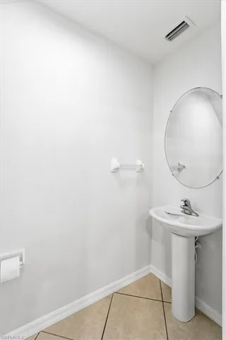 $2,300 | 1059 Albany Court, Unit 218, Naples, FL 34105