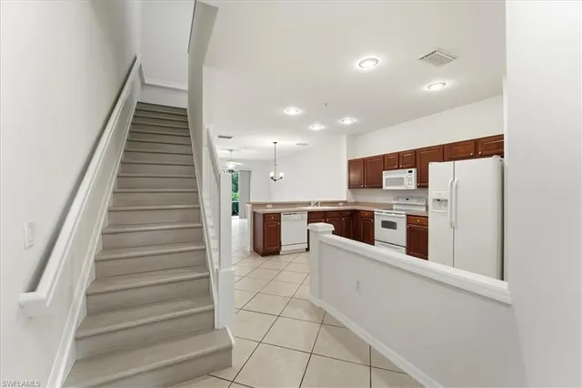 $2,300 | 1059 Albany Court, Unit 218, Naples, FL 34105