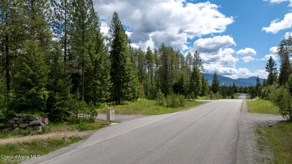 $650,000 | 8917 East Riley Loop, Athol, ID 83801