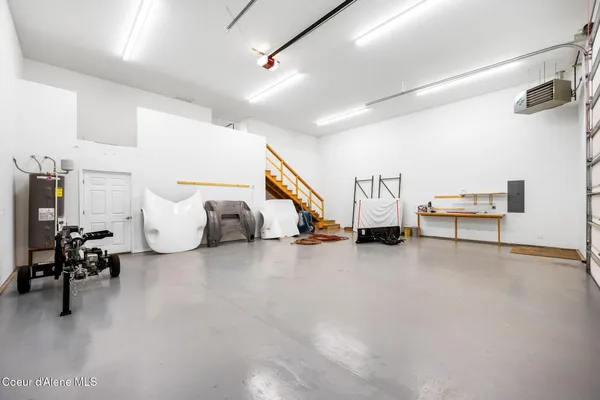 $650,000 | 8917 East Riley Loop, Athol, ID 83801