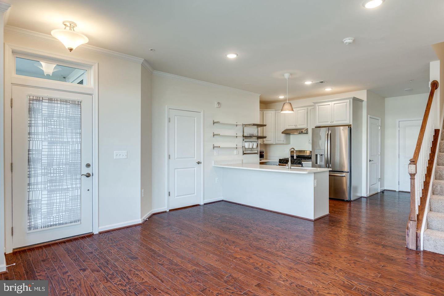 1004 Ribbon Limestone Terrace Southeast Leesburg, VA 20175 - Photo 5 of 17
