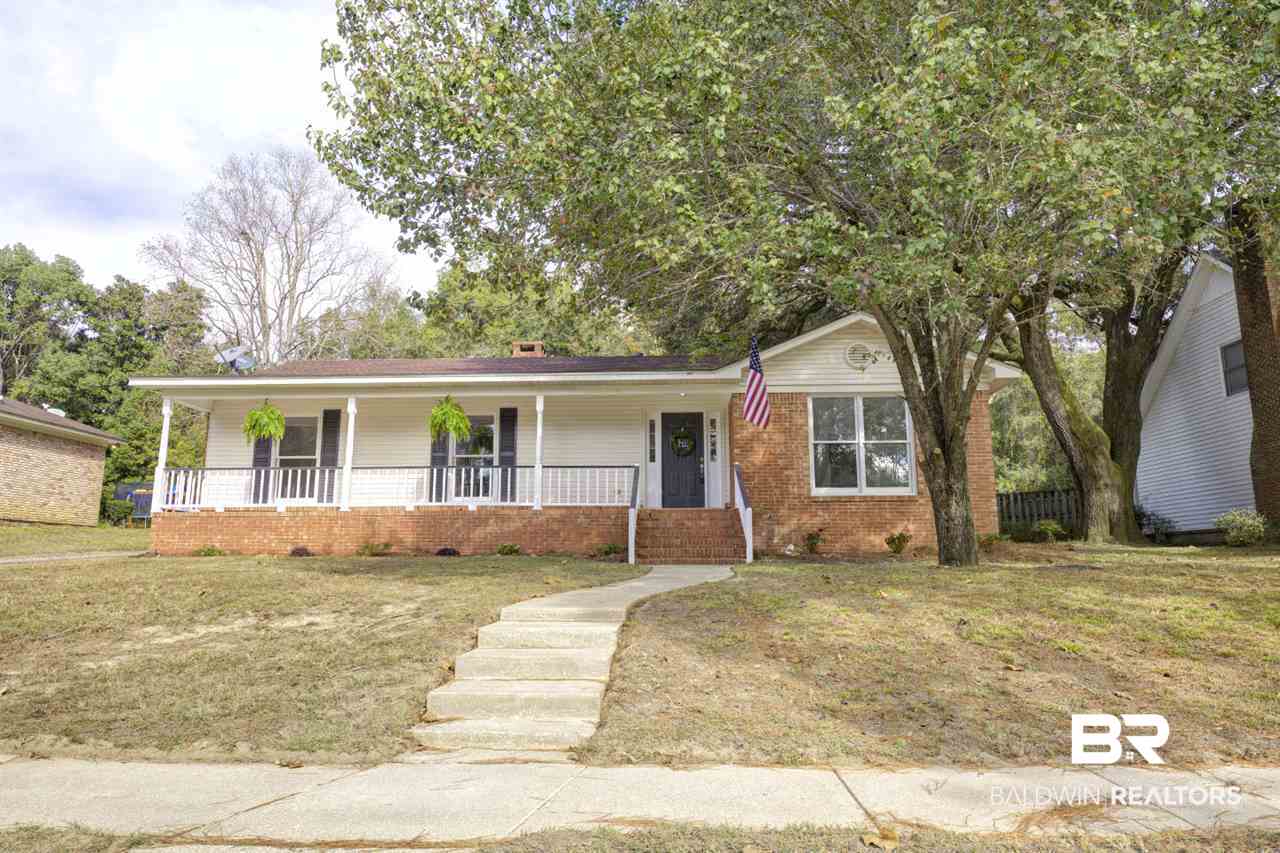 4916 Meredith Court Mobile, AL 36618 - Photo 2 of 32 Sidewalk-Lined Streets