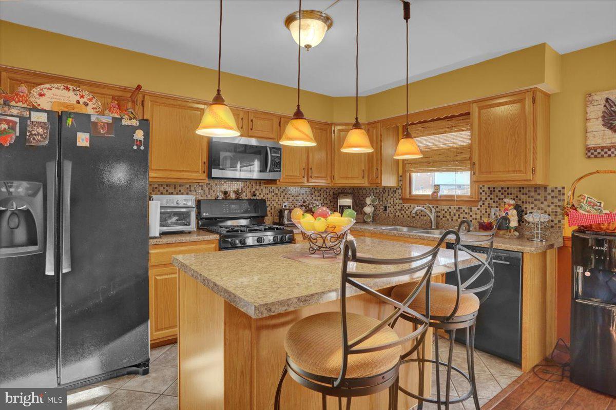 262 Arlington Street Reading, PA 19611 - Photo 8 of 25
