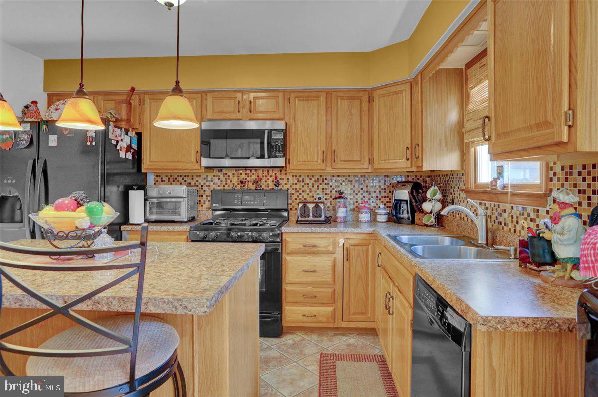 262 Arlington Street Reading, PA 19611 - Photo 9 of 25