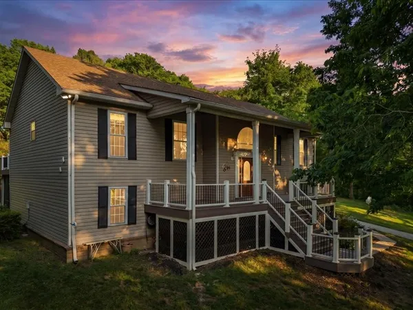 $950,000 | 4679 Sparta Pike, Watertown, TN 37184