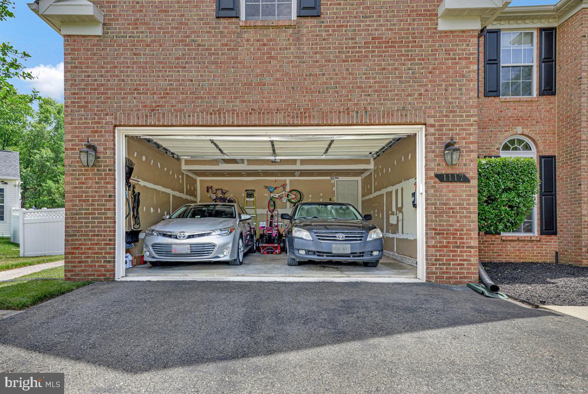 1117 Horizon View Place Accokeek, MD 20607 - Photo 3 of 59 Spacious garage with two vehicles.