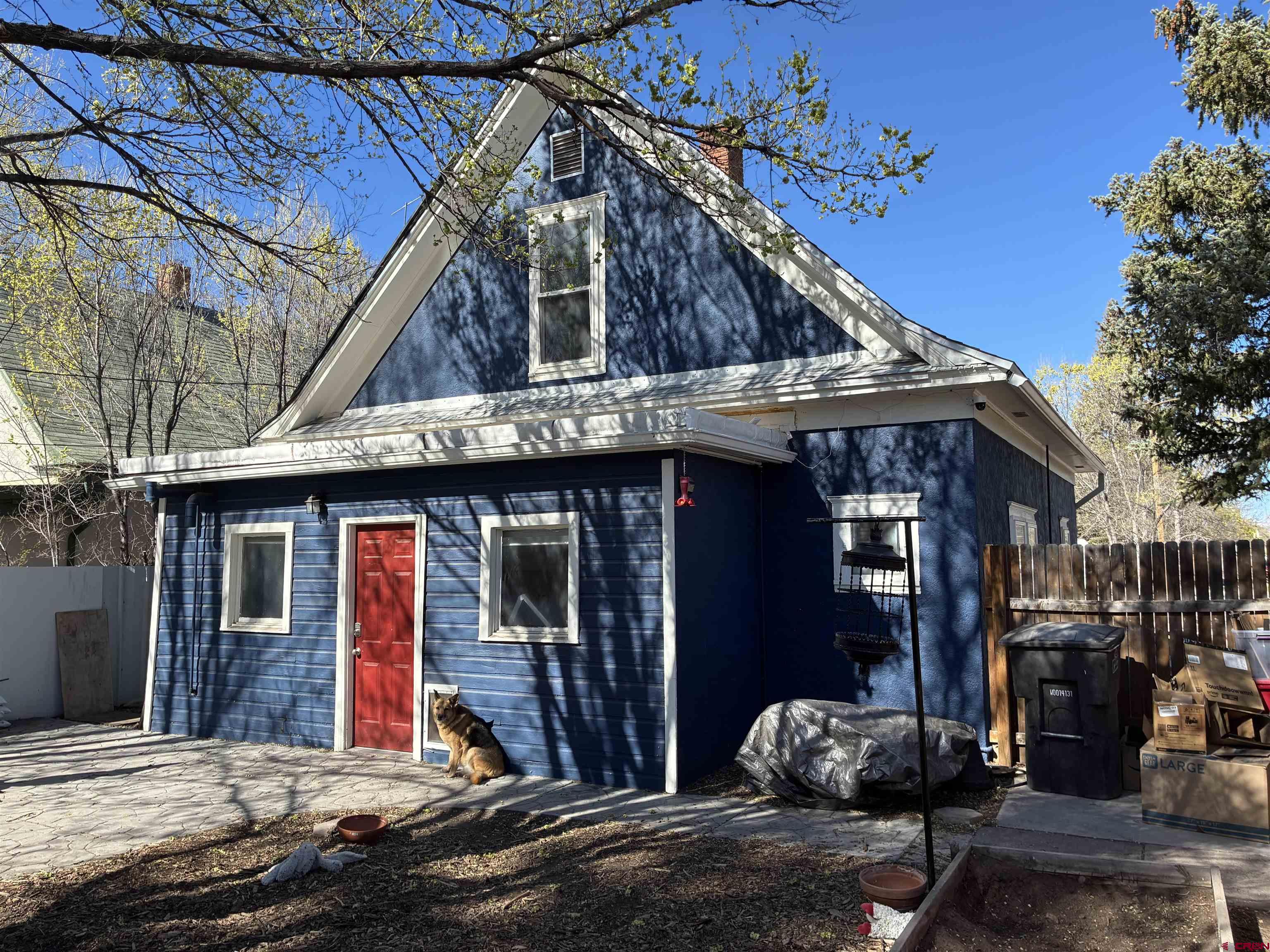 1002 State Avenue Alamosa, CO 81101 - Photo 4 of 19 a front view of a house