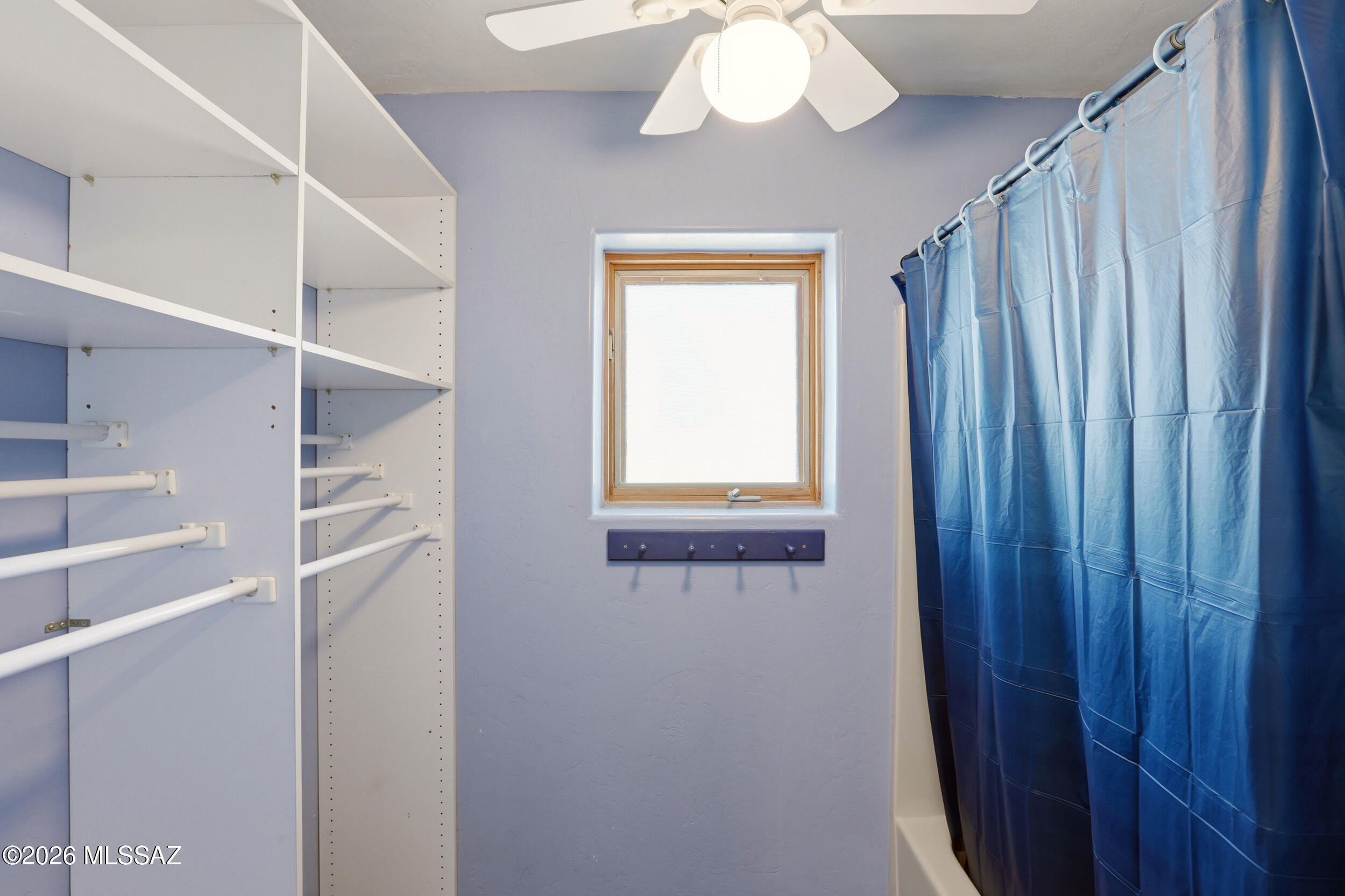 10855 West Mile Wide Road Tucson, AZ 85743 - Photo 33 of 47 Shared Bathroom
