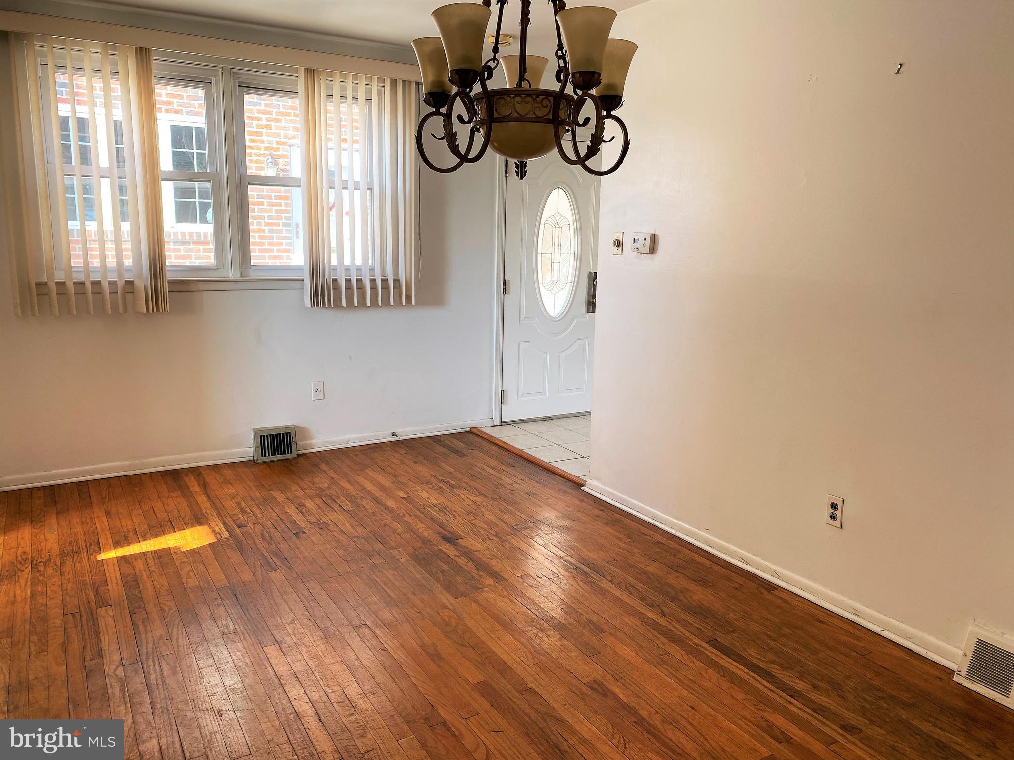 7403 Hill Road Philadelphia, PA 19128 - Photo 11 of 27 Dining room