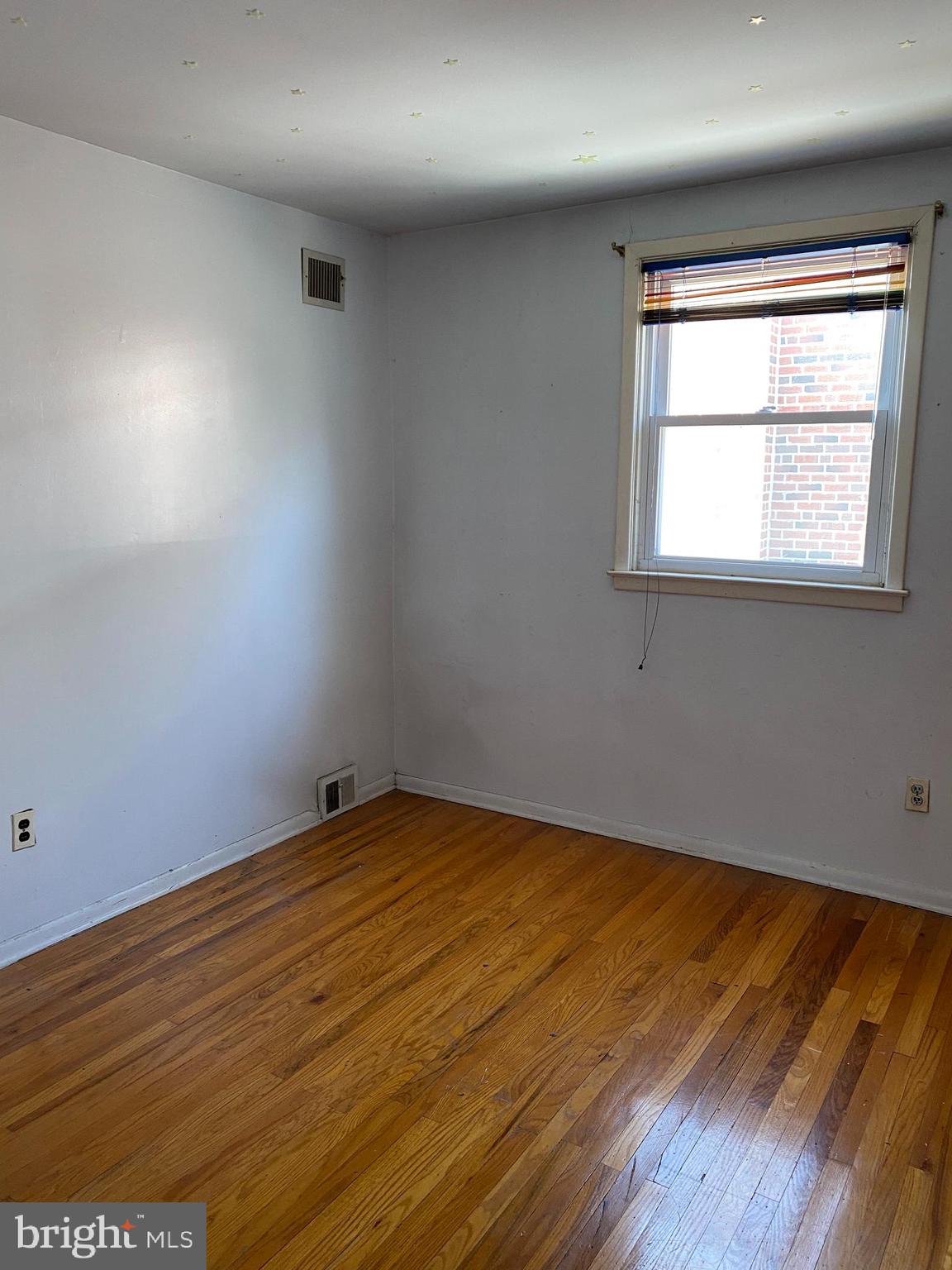7403 Hill Road Philadelphia, PA 19128 - Photo 16 of 27 2nd bedroom
