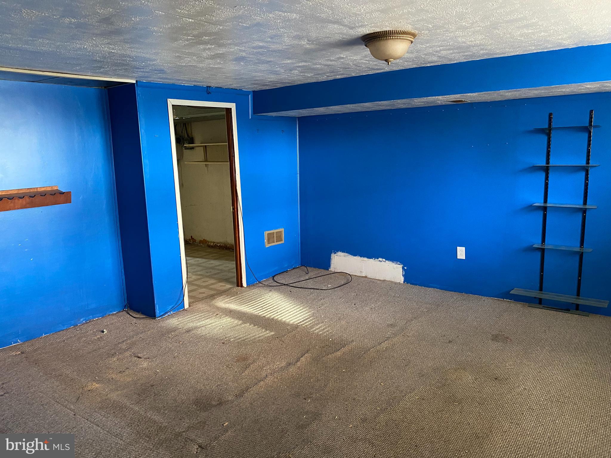 7403 Hill Road Philadelphia, PA 19128 - Photo 23 of 27 Basement family room