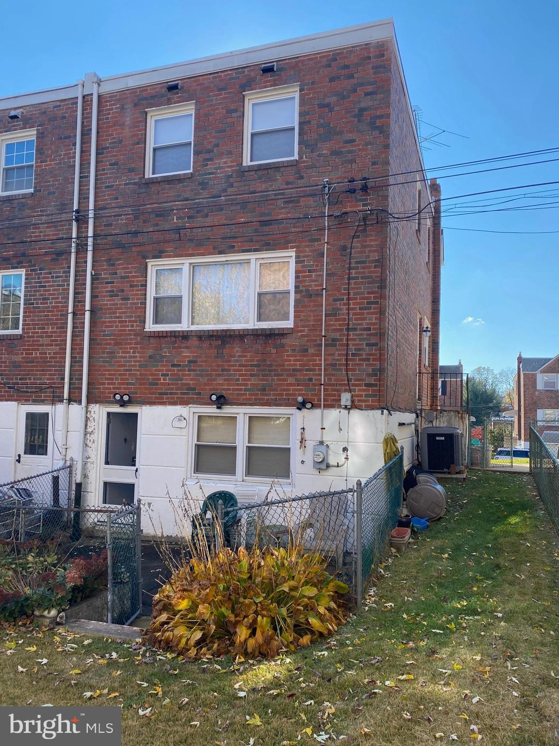 7403 Hill Road Philadelphia, PA 19128 - Photo 4 of 27 Rear