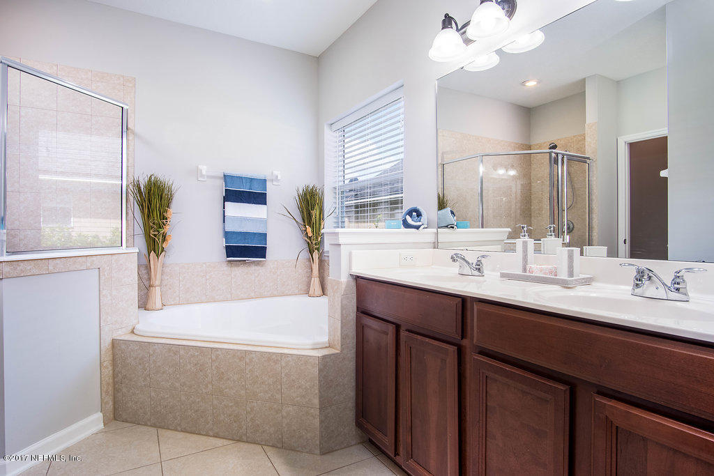 6199 White Tip Road, Unit 4 Jacksonville, FL 32258 - Photo 20 of 35 masterbathroom(1of1)