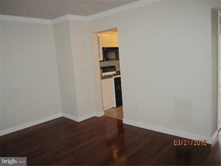 834 Jamestown Road East Windsor, NJ 08520 - Photo 5 of 12 Dining Room