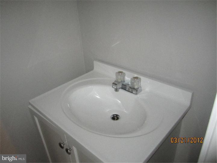 834 Jamestown Road East Windsor, NJ 08520 - Photo 7 of 12 Bathroom