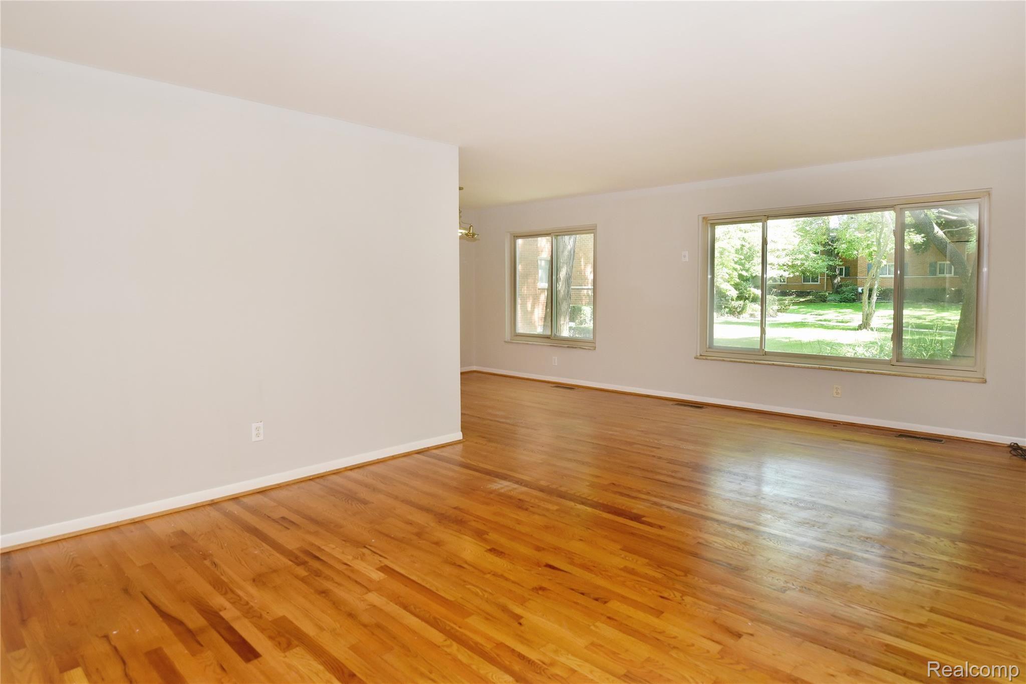 850 Adams Unit 3_27.JPG