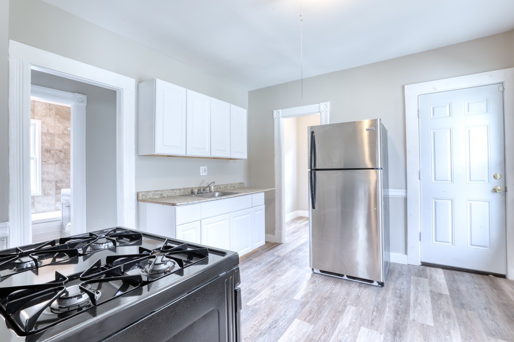 24 Webster Street Springfield, MA 01104 - Photo 2 of 19 Gallery Image 2