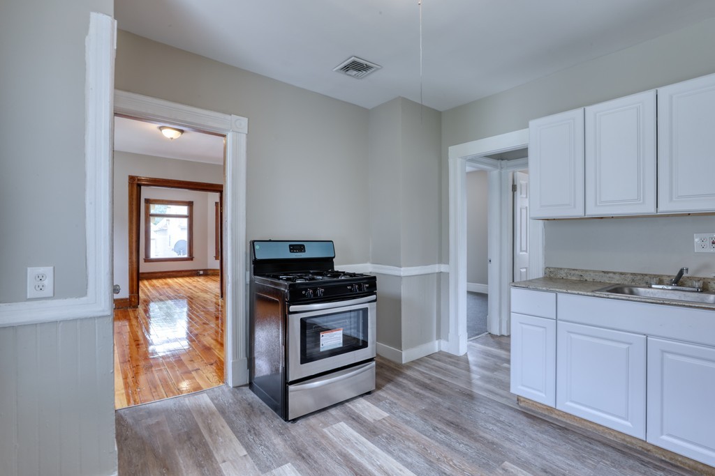 24 Webster Street Springfield, MA 01104 - Photo 5 of 19 Gallery Image 5