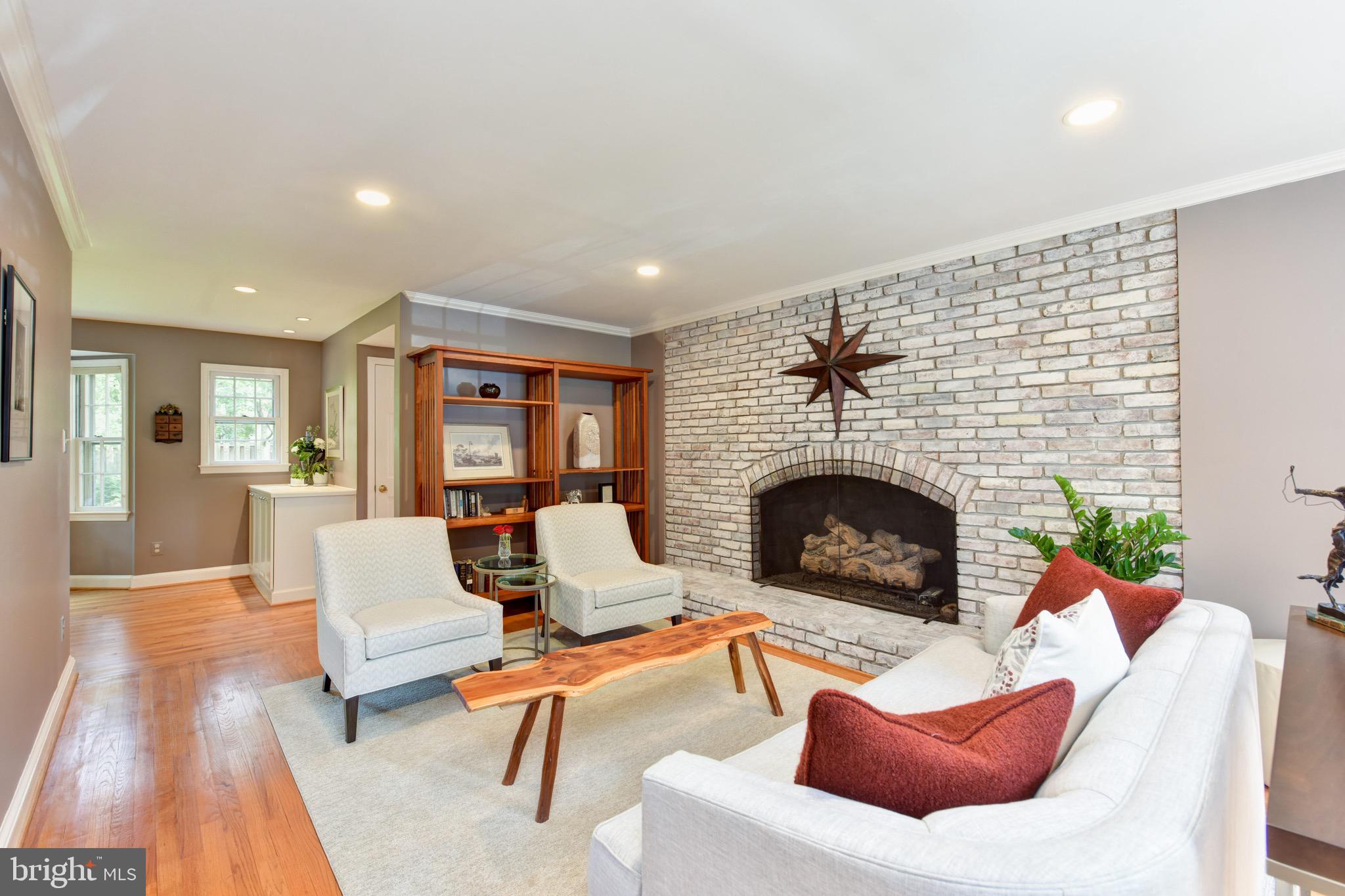 1609 Stonebridge Road Alexandria, VA 22304 - Photo 14 of 53 Gleaming hardwood floors on main & upper levels