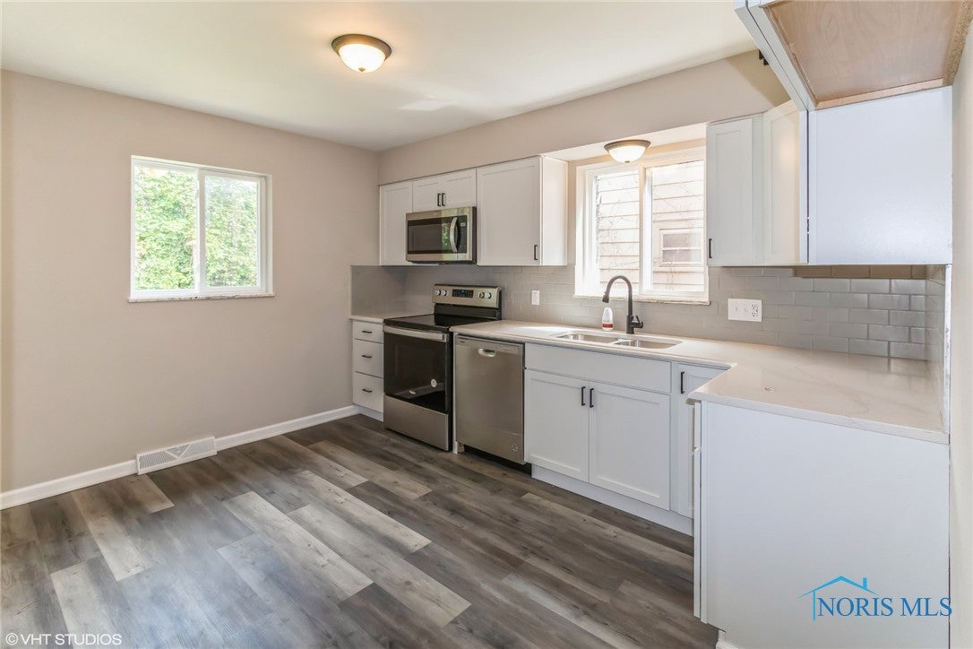 1730 Wyndhurst Road Toledo, OH 43607 - Photo 6 of 15 Gallery Image 6